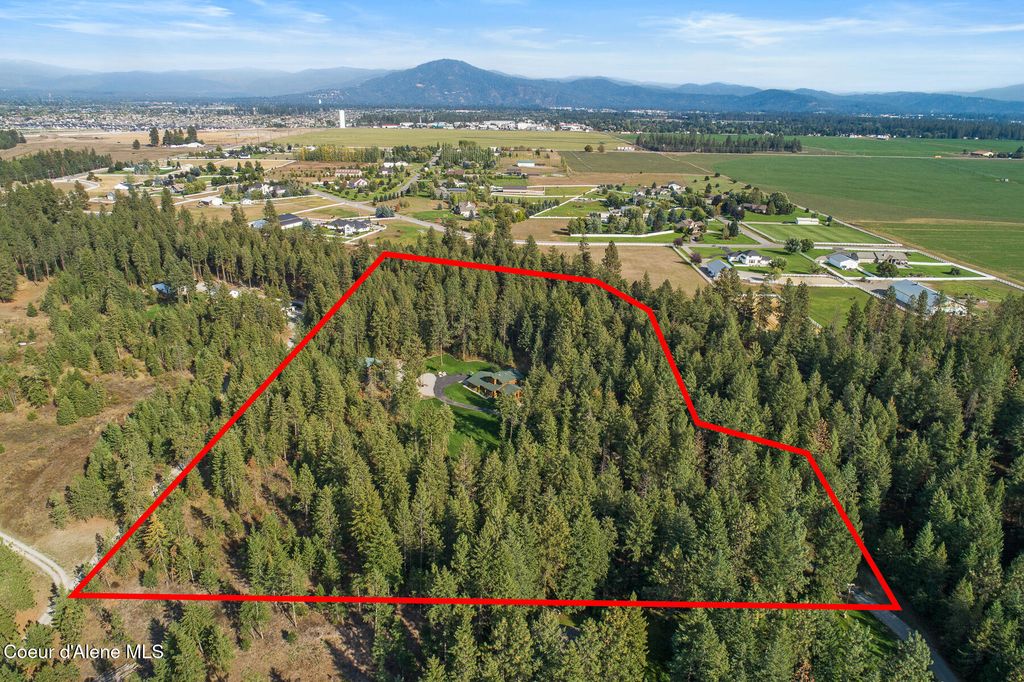 Photo of 5999 ROGER Dr, Post Falls, ID 83854 (MLS # 26-4544)