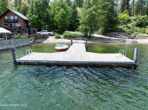 Homes For Sale - 733 Hagman Rd<br/> Nordman, ID 83848