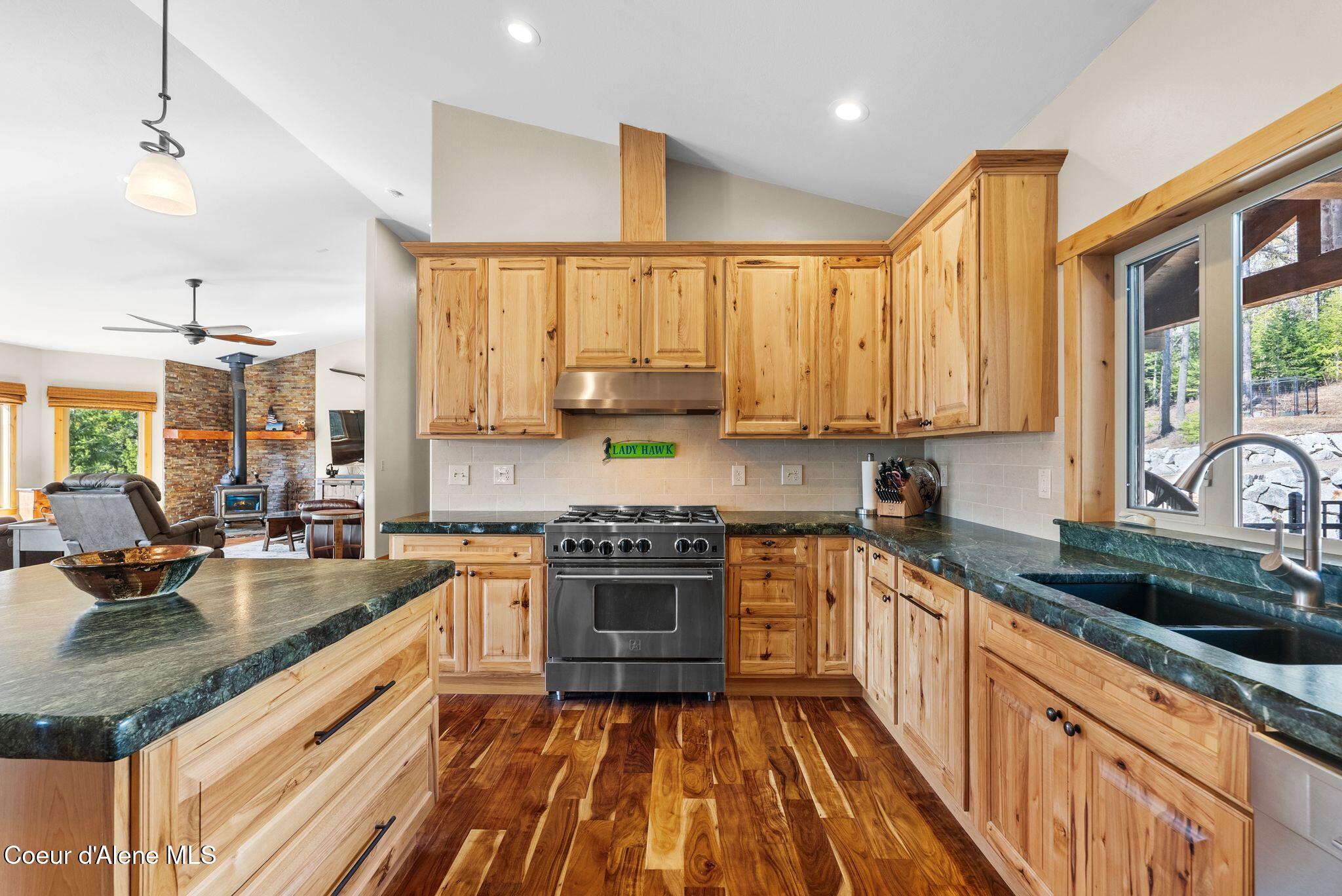 422 Lightning Peak Rd, Sandpoint, Idaho image 11