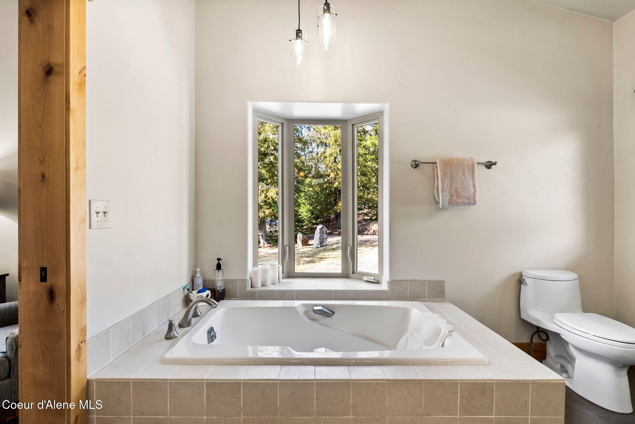 422 Lightning Peak Rd, Sandpoint, Idaho image 39