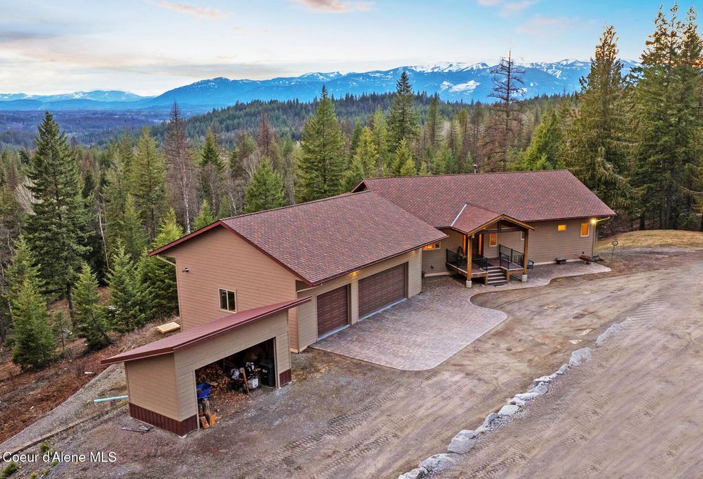 Photo of 422 Lightning Peak Rd, Sandpoint, ID 83864 (MLS # 25-3095)