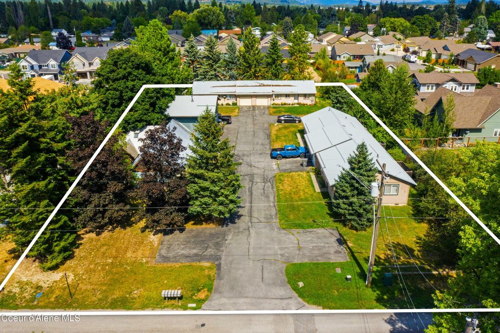 Photo of 1600-1604 Cedar St, Sandpoint, ID 83864 (MLS # 24-8461)