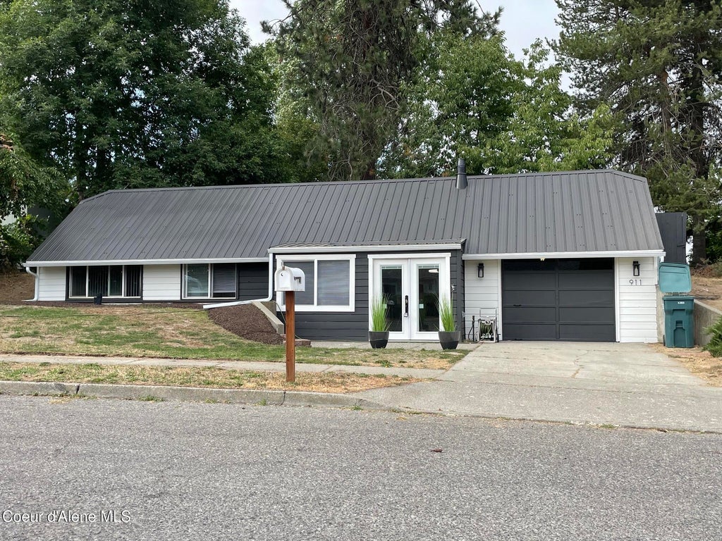 Photo of 911 Woolsey Dr, Coeur dAlene, ID 83814 (MLS # 26-9159)