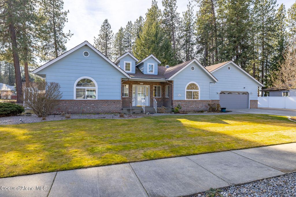 Photo of 3909 Jonquil Ct, Coeur dAlene, ID 83815 (MLS # 26-1971)