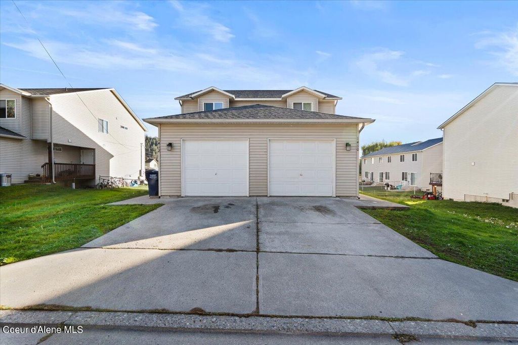 Photo of 1410/1412 E Stiner Ave, Coeur dAlene, ID 83815 (MLS # 24-7633)