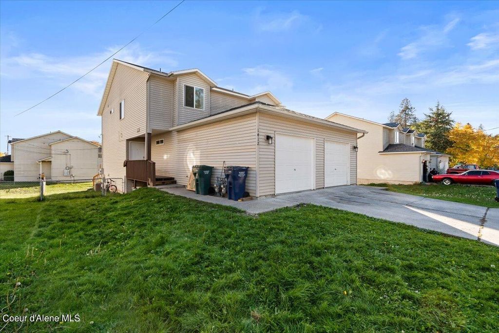 Photo of 1410/1412 E Stiner Ave, Coeur dAlene, ID 83815 (MLS # 24-7633)
