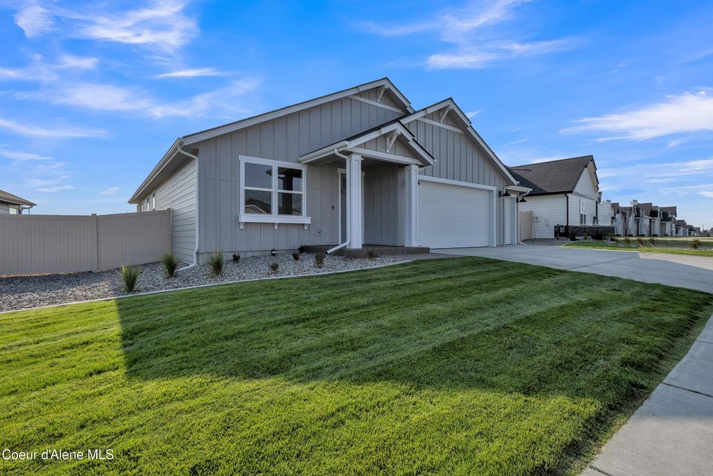 Photo of 6908 Coeur Terre Blvd, Coeur dAlene, ID 83815 (MLS # 26-1182)