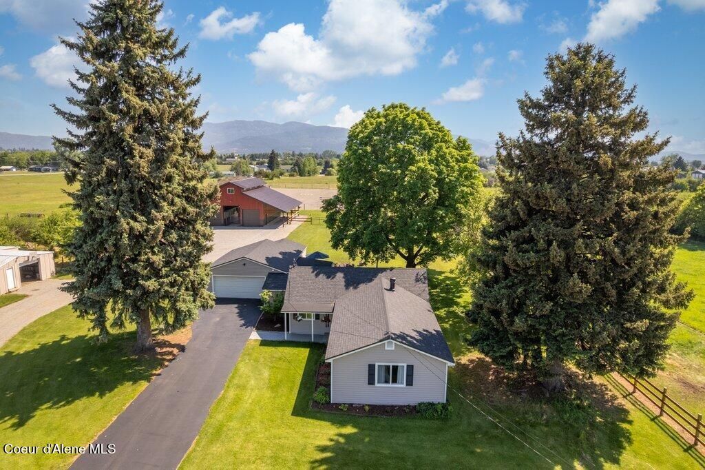 Photo of 14626 Prairie Ave, Post Falls, ID 83854 (MLS # 26-5502)