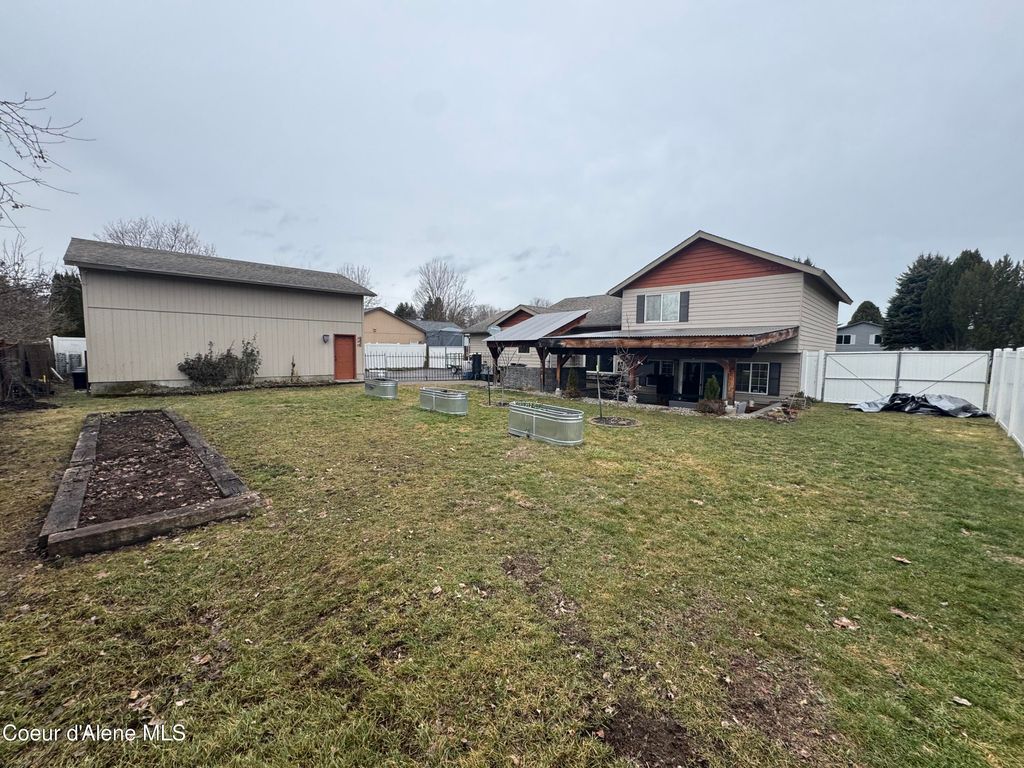 Photo of 858 Maple Pl, Hayden, ID 83835 (MLS # 26-986)