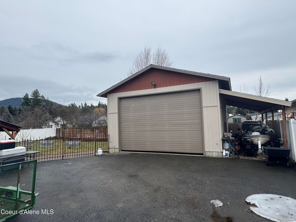 Photo of 858 Maple Pl, Hayden, ID 83835 (MLS # 26-986)