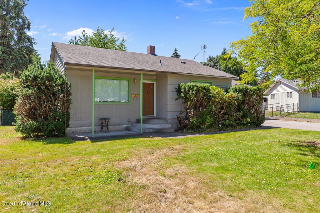 Photo of 1302 Adeline, Coeur dAlene, ID 83814 (MLS # 26-6044)