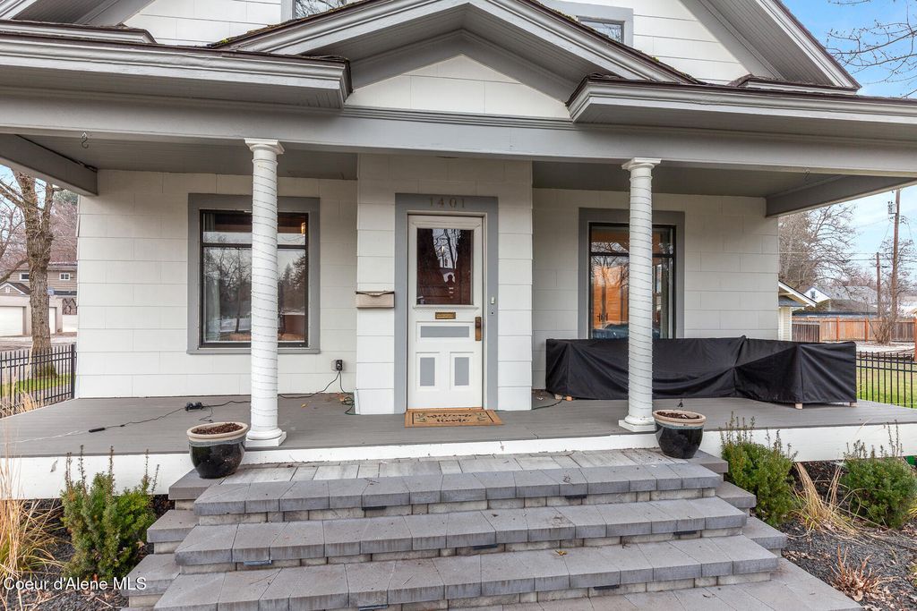 Photo of 1401 Coeur D Alene Ave, Coeur dAlene, ID 83814 (MLS # 26-476)