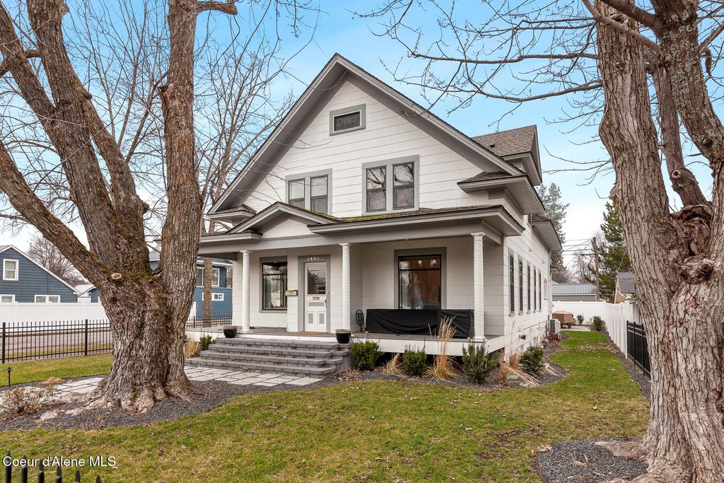 Photo of 1401 Coeur D Alene Ave, Coeur dAlene, ID 83814 (MLS # 26-476)