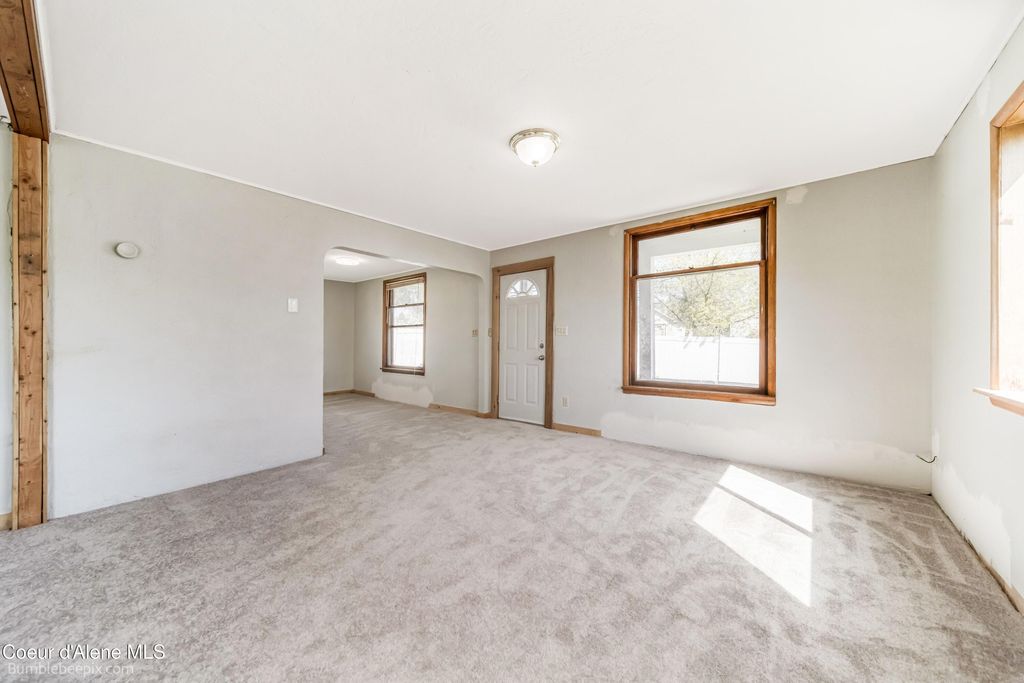 Photo of 405 Jefferson Ave, St. Maries, ID 83861 (MLS # 26-4418)