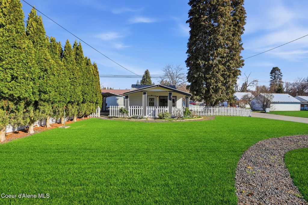 Photo of 1511 Mullan Ave, Coeur dAlene, ID 83814 (MLS # 26-3304)