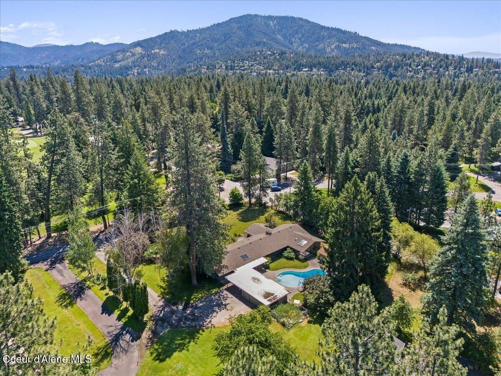 Photo of 9603 STRAHORN Rd, Hayden Lake, ID 83835 (MLS # 25-7124)