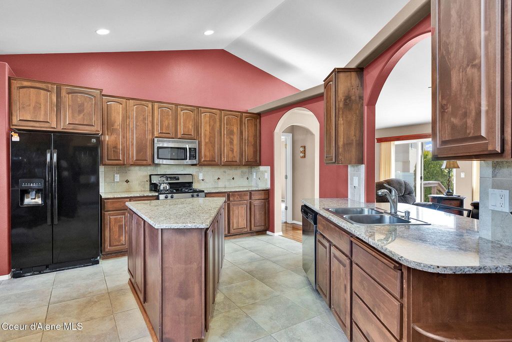 Photo of 2840 Mulberry Ct, Hayden, ID 83835 (MLS # 26-3500)