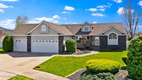 Photo of 2840 Mulberry Ct, Hayden, ID 83835 (MLS # 26-3500)