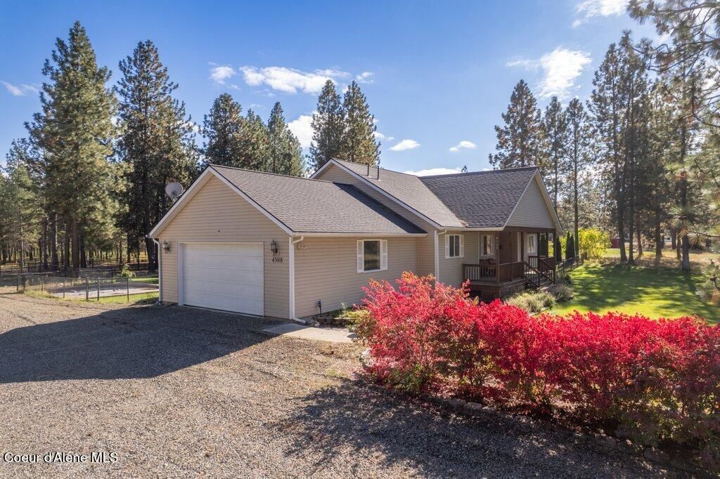 Photo of 4308 Rosemont Dr, Athol, ID 83801 (MLS # 25-10300)