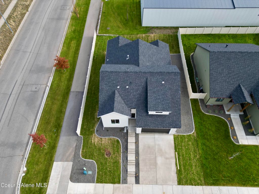 Photo of 6632 Portrush Dr, Rathdrum, ID 83858 (MLS # 25-10738)