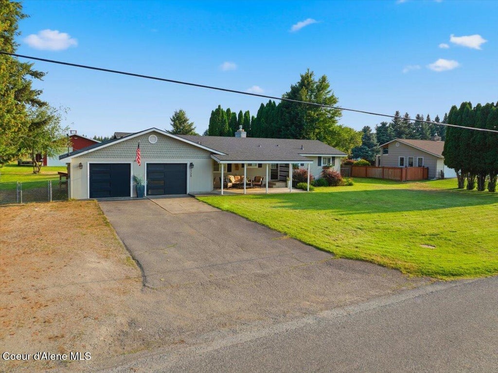 Photo of 1724 Hanley AVE, Dalton Gardens, ID 83815 (MLS # 26-8618)