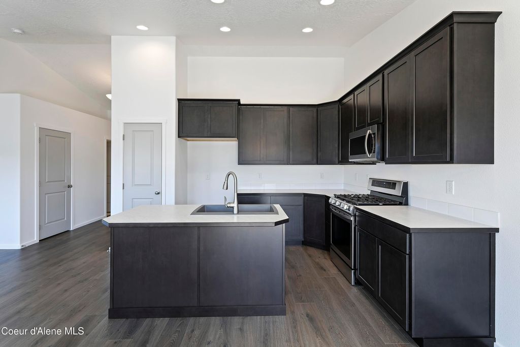 Photo of 10104 LIVERPOOL Loop, Hayden, ID 83835 (MLS # 26-2199)