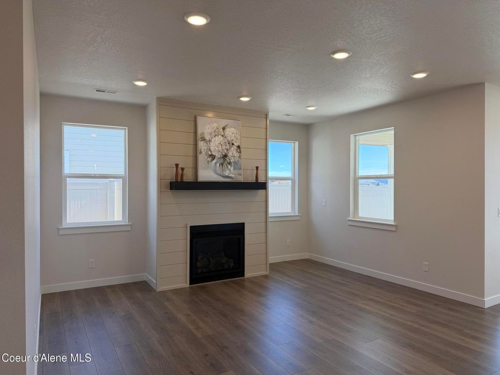Photo of 6761 Coeur Terre Blvd, Coeur dAlene, ID 83815 (MLS # 26-4361)
