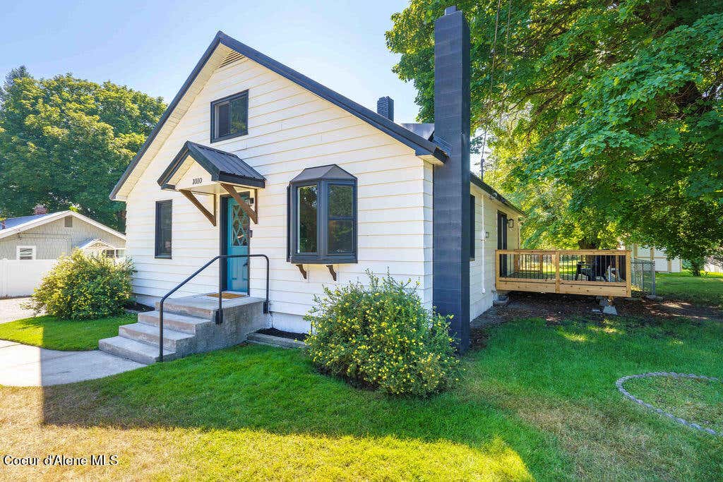 Photo of 1010 Harrison AVE, Coeur dAlene, ID 83814 (MLS # 26-8353)