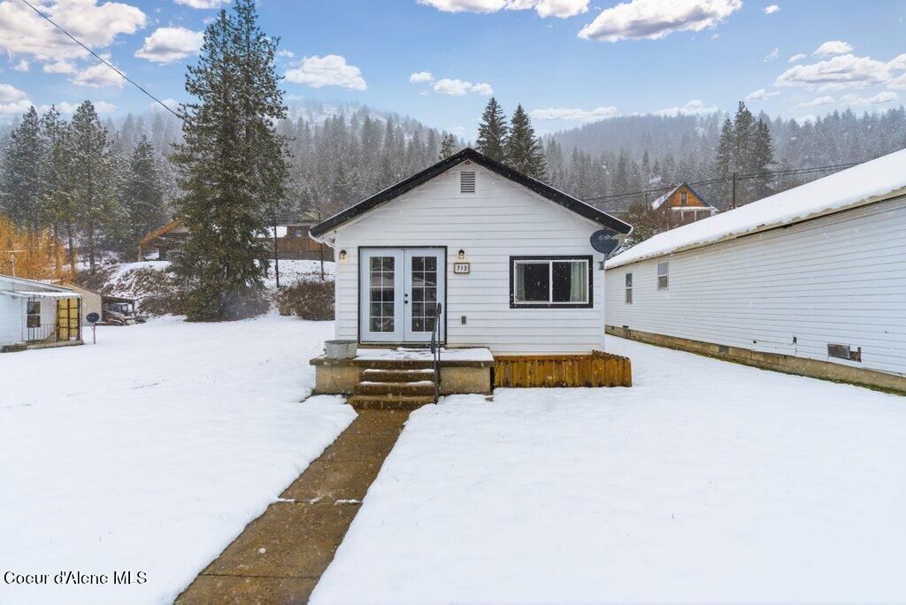 Photo of 713 Earle, Mullan, ID 83846 (MLS # 26-2235)