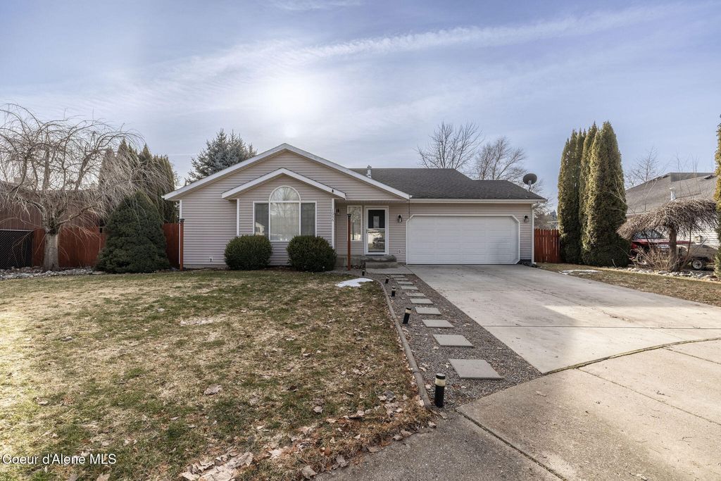 Photo of 1066 Ezra Ave, Hayden, ID 83835 (MLS # 26-826)