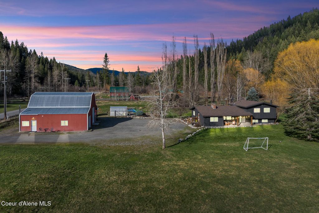 Photo of 1952 Gateway Ranch Ranch, Coeur dAlene, ID 83814 (MLS # 26-2647)