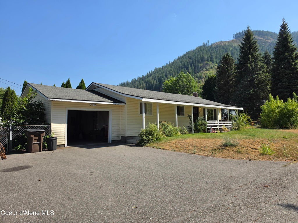 Photo of 211 Jefferson, Osburn, ID 83849 (MLS # 26-8869)