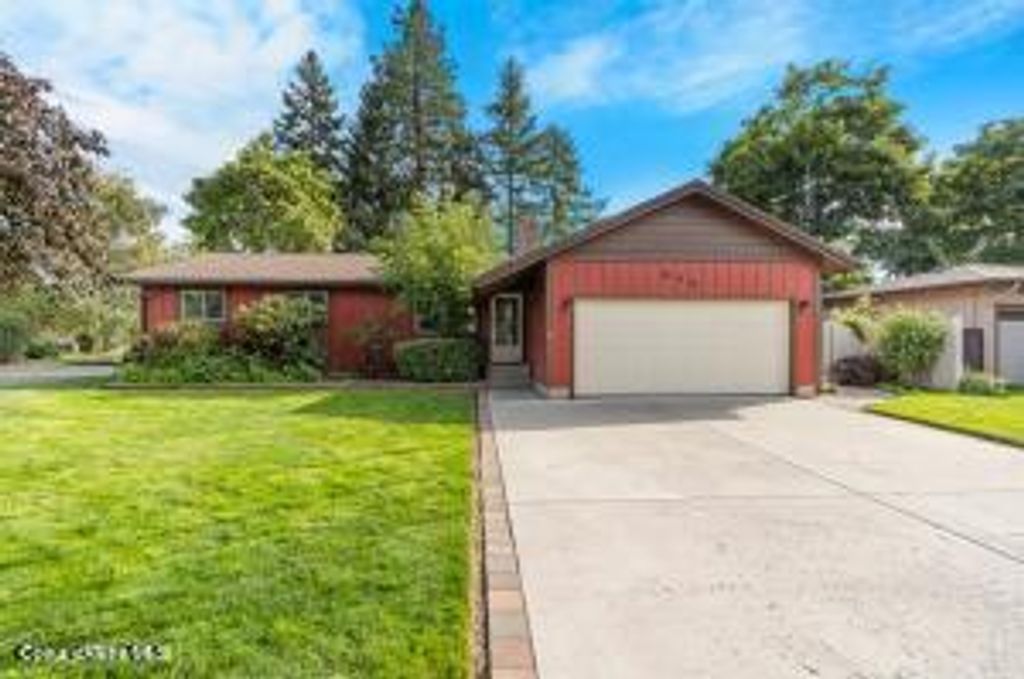 Photo of 612 Haycraft Ave, Coeur dAlene, ID 83815 (MLS # 26-1776)