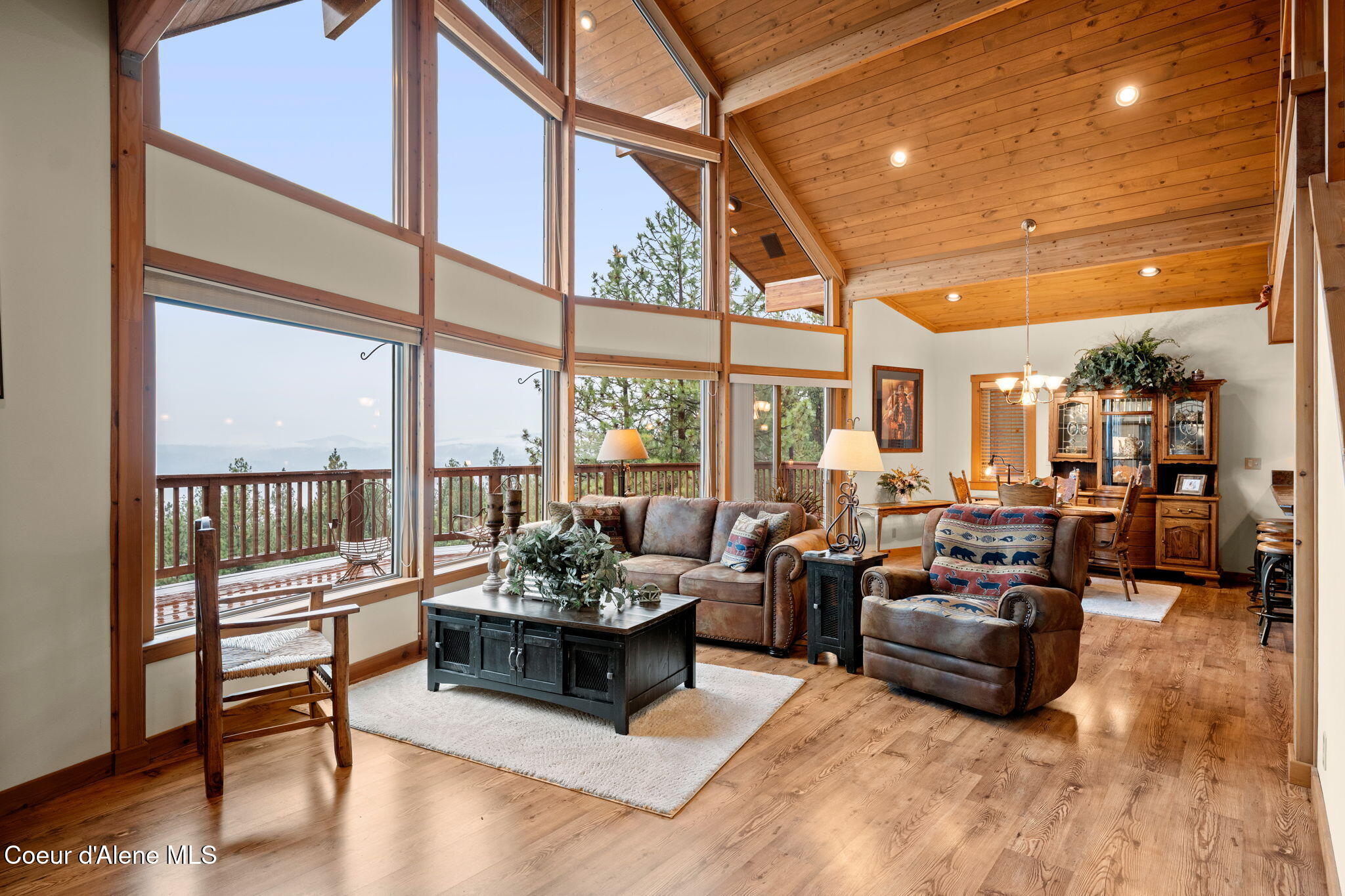 2094 Driftwood Heights