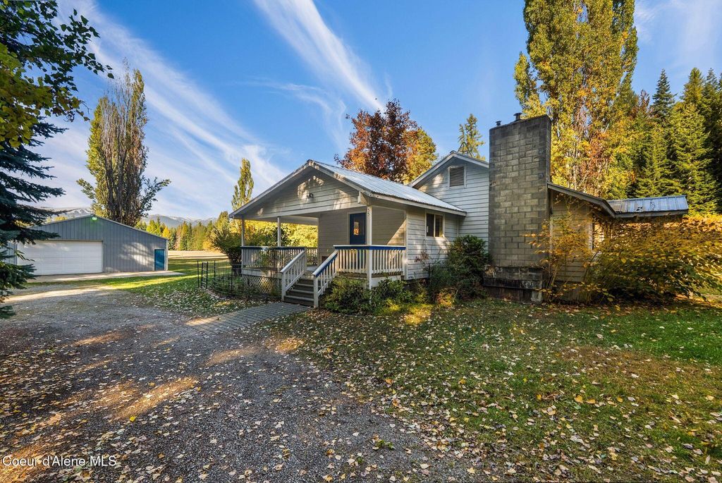 Photo of 55 Trotter Ln, Sandpoint, ID 83864 (MLS # 25-10482)