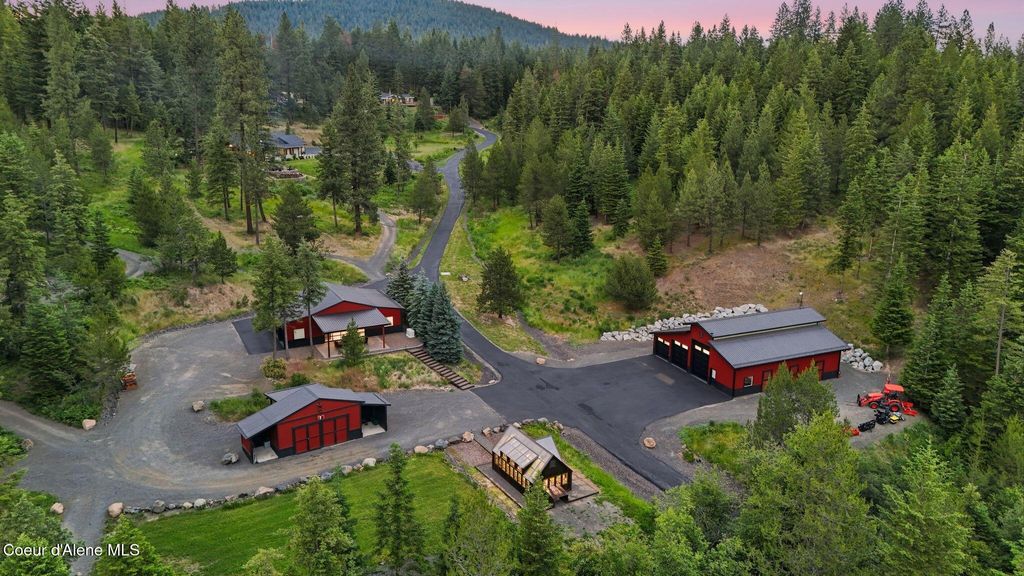 Photo of 10439 Cougar Gulch Rd, Coeur dAlene, ID 83814 (MLS # 26-6561)