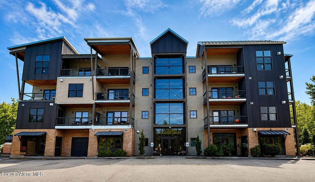 Photo of 834 McKinley AVE #APT 205, Kellogg, ID 83837 (MLS # 26-5457)