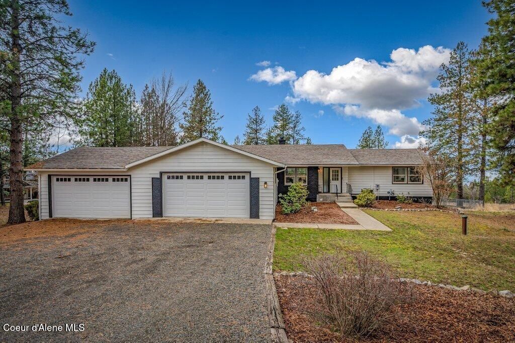 Photo of 6051 Kingswood Ln, Coeur dAlene, ID 83814 (MLS # 26-2029)