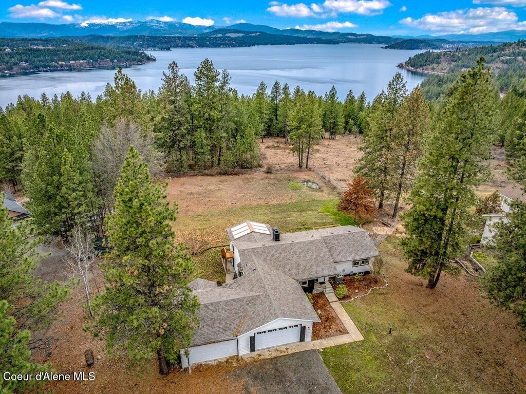 Photo of 6051 Kingswood Ln, Coeur dAlene, ID 83814 (MLS # 26-2029)