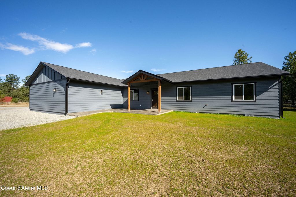Photo of 55 Flattery Ln, Blanchard, ID 83804 (MLS # 26-3609)