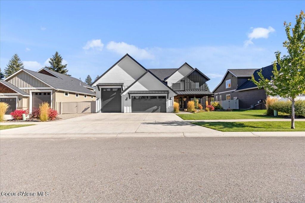 Photo of 11364 Armonia Way, Hayden Lake, ID 83835 (MLS # 25-10219)