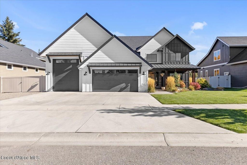 Photo of 11364 Armonia Way, Hayden Lake, ID 83835 (MLS # 25-10219)