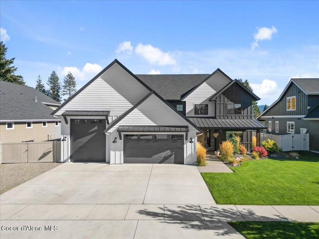 Photo of 11364 Armonia Way, Hayden Lake, ID 83835 (MLS # 25-10219)