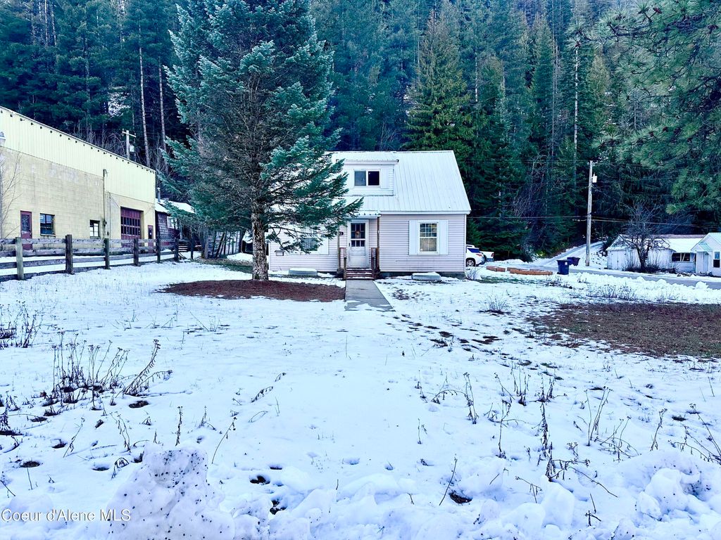 Photo of 603 Larch Ave, Osburn, ID 83849 (MLS # 26-622)