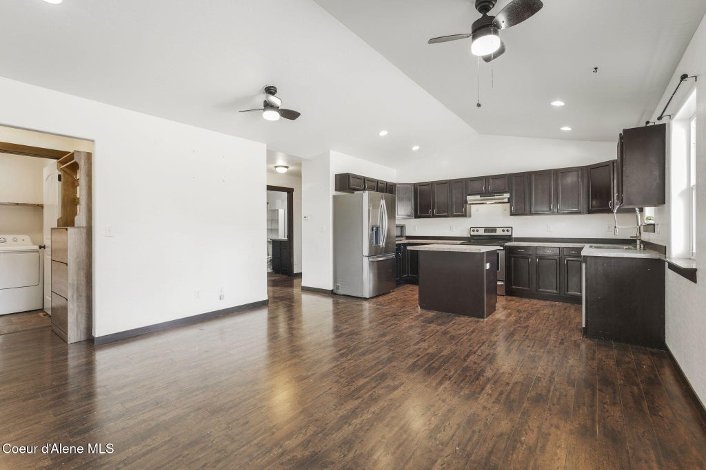 Photo of 32425 8th Ave, Spirit Lake, ID 83869 (MLS # 26-9745)