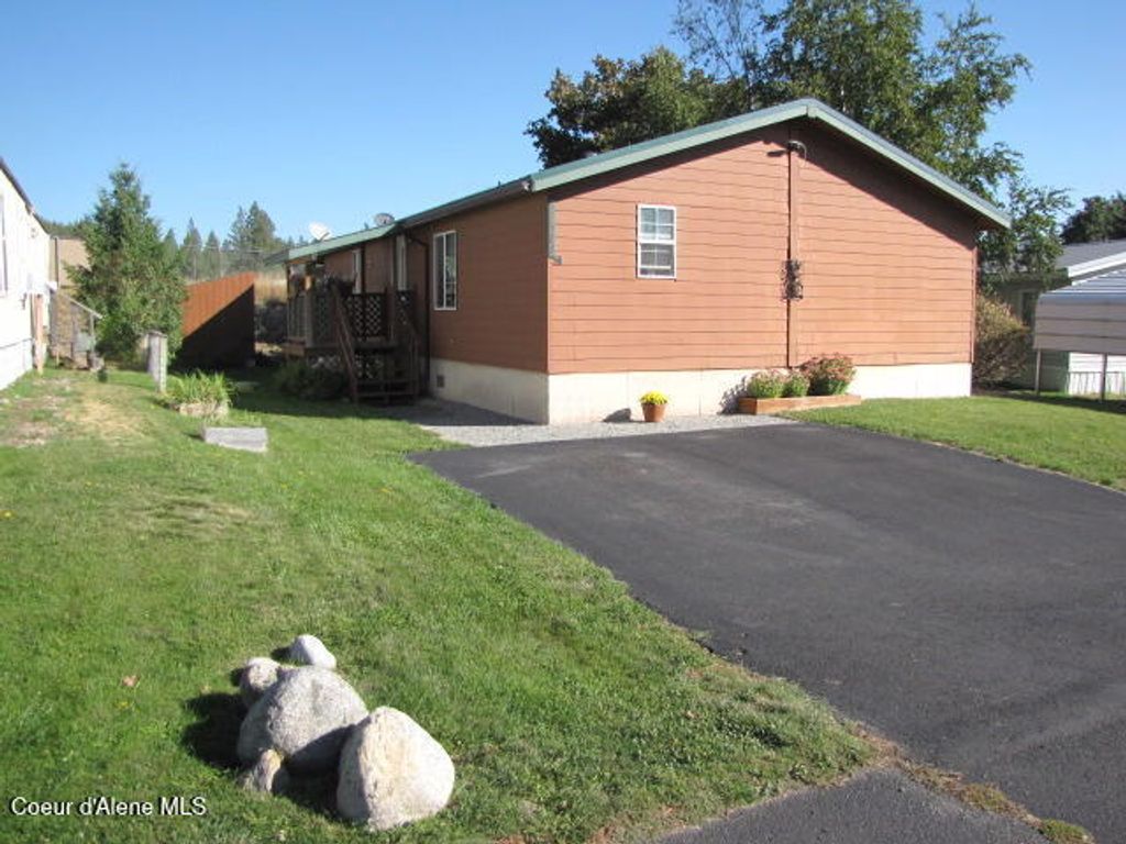 Photo of 17580 SANTIAGO Cir, Hauser, ID 83854 (MLS # 25-9832)