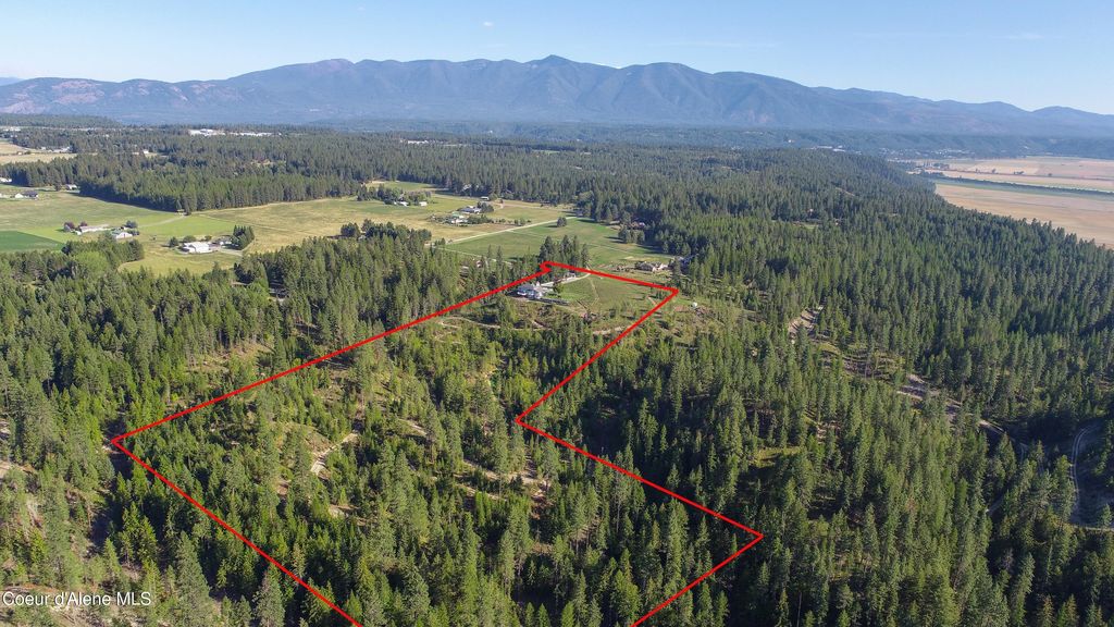 Photo of 222 Nighthawk Rd, Bonners Ferry, ID 83805 (MLS # 25-8895)