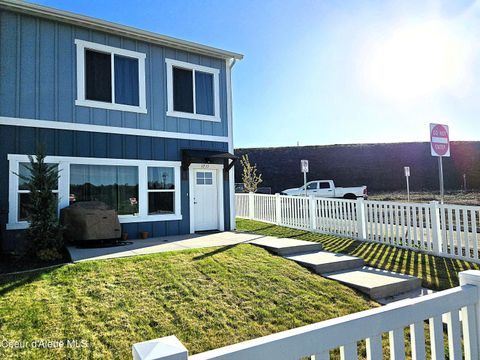 Homes For Sale - 1215 Edington Ave<br/> Moscow, ID 83843