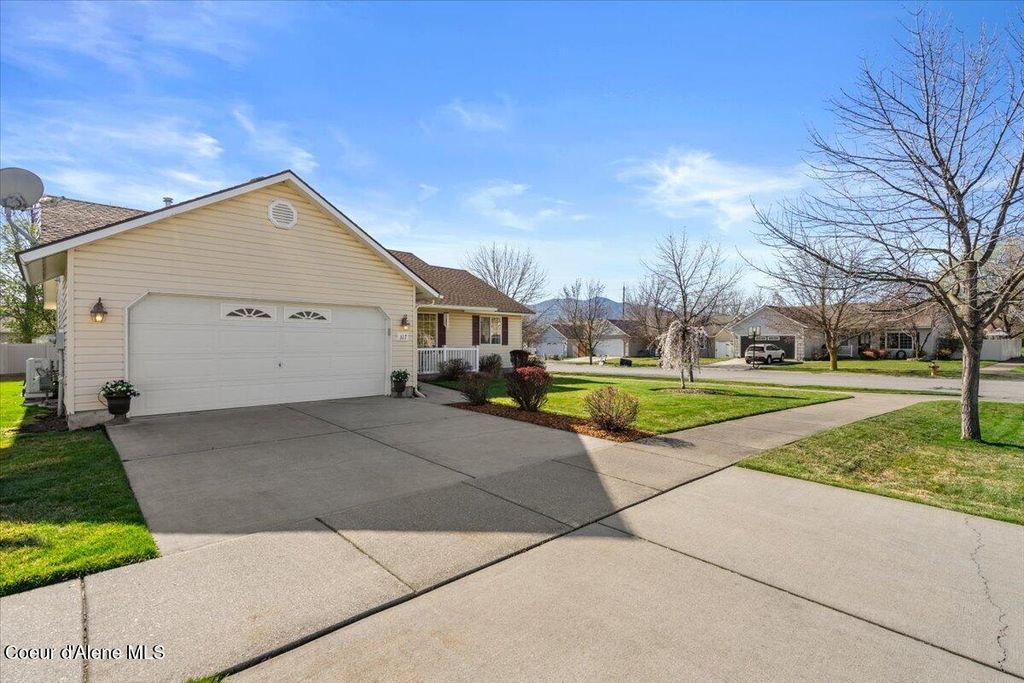 Photo of 317 Silkwood Dr, Post Falls, ID 83854 (MLS # 26-3238)