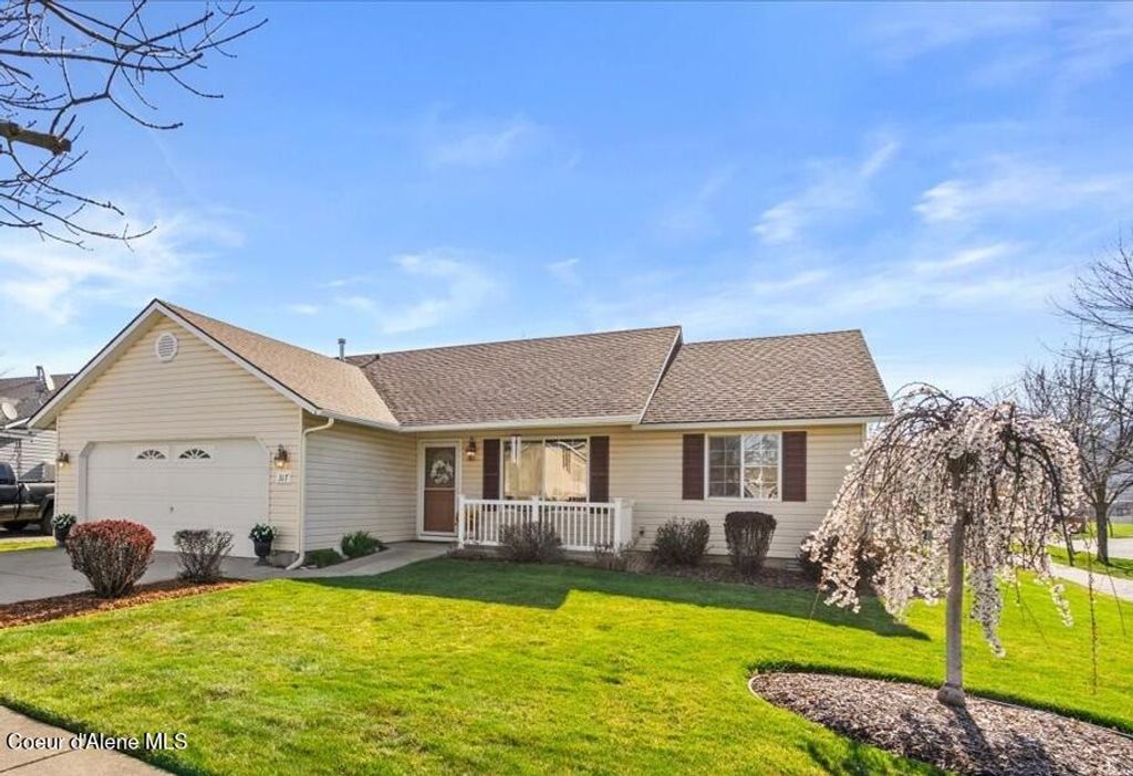 Photo of 317 Silkwood Dr, Post Falls, ID 83854 (MLS # 26-3238)